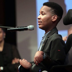 Un nouveau chapitre pour le premier africain avec une maladie dégénérative diplômé de l'Université d'Oxford