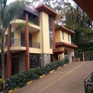 Quel montant de 2 000 dollars par mois vous placera dans les 10 plus grandes villes d'Afrique