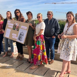 Paris : famille et amis de Mathias Echène manifestent à Paris contre son extradition de Bali vers Hong-Kong