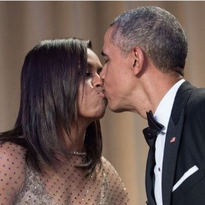 Très choux ! pour l’annif de sa chérie, Barack Obama dévoile des photos de lui et de Michelle