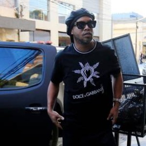 PEOPLE : Ronaldinho arrêté au Paraguay pour détention de faux passeport