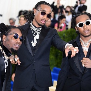 PEOPLE  : Offset le rappeur le plus célèbre des Migos grâce à Cardi B ? Il en a jusqu’au cou