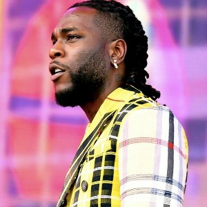 PEOPLE : Burna Boy révèle pourquoi il préfère que sa mère soit son manager