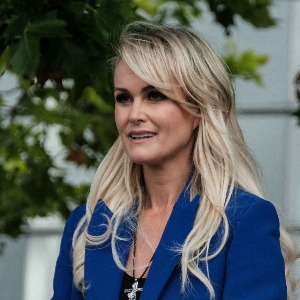 PEOPLE : Laeticia Hallyday très touchée par ce message du footballeur Kylian Mbappé !