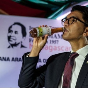 Coronavirus: le président malgache Rajoelina s'en prend aux «détracteurs» toniques