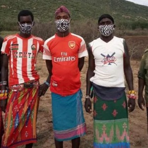 AFRIQUE : La fabrication de masques Devient Ligne de vie pour les communautés africaines