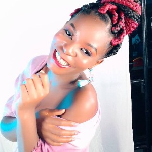 MUSIQUE : Le press-book de l'artiste camerounaise  Staelle Mbandje