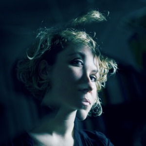 MUSIQUE : Laura Perrudin, le clip de The W Word feat Becca Stevens