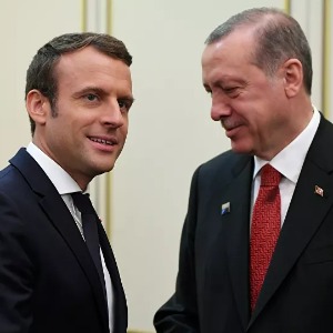 Un dirigeant turc raille Macron en le traitant de «Napoléon en herbe»