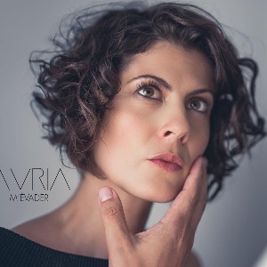 MUSIQUE : Présentation du nouveau single "Warrior" de la talentueuse AVRIA en exclusivité