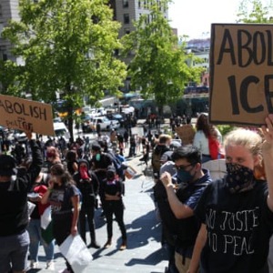 AFRIQUE2050 : Ice annule son vol d'expulsion vers l'Afrique après des allégations de brutalité