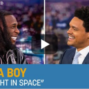 MUSIQUE :  Burna Boy discute avec Trevor Noah avant le spectacle en tête d'affiche du MSG
