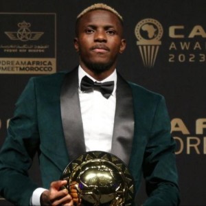 Victor Osimhen salué comme le « nouveau roi de l’Afrique »