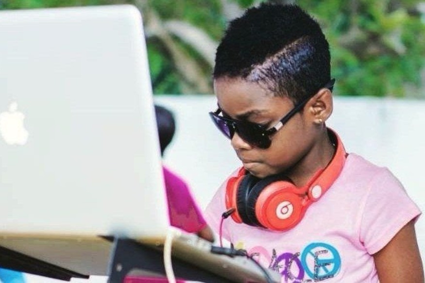 Rencontre avec le DJ-10 ans du Ghana qui vient dirigeants du monde wowed