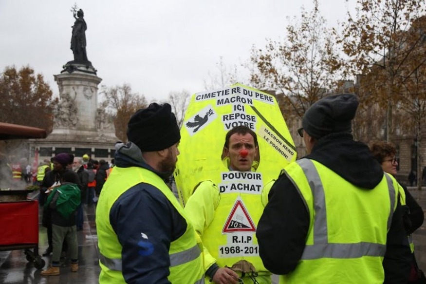 « Gilets jaunes » contre Emmanuel Macron, aux racines de l’incommunication