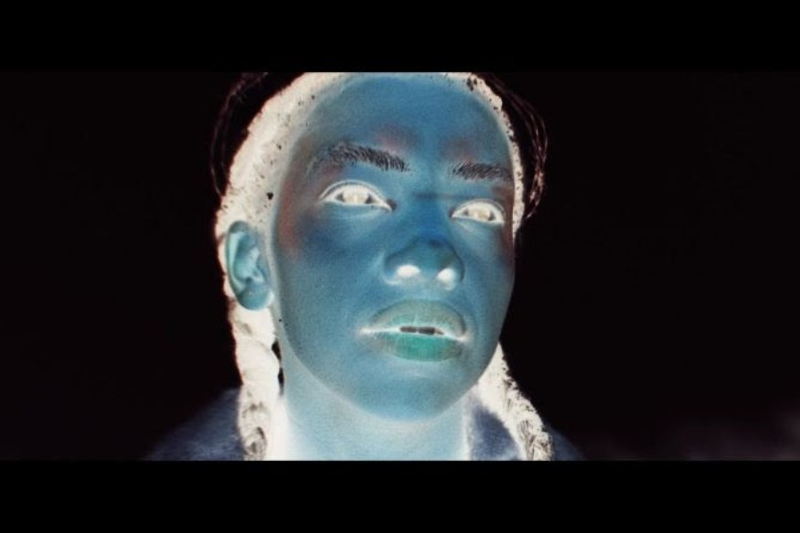 Artiste soudano-né Fournit une Debut Video Captivant