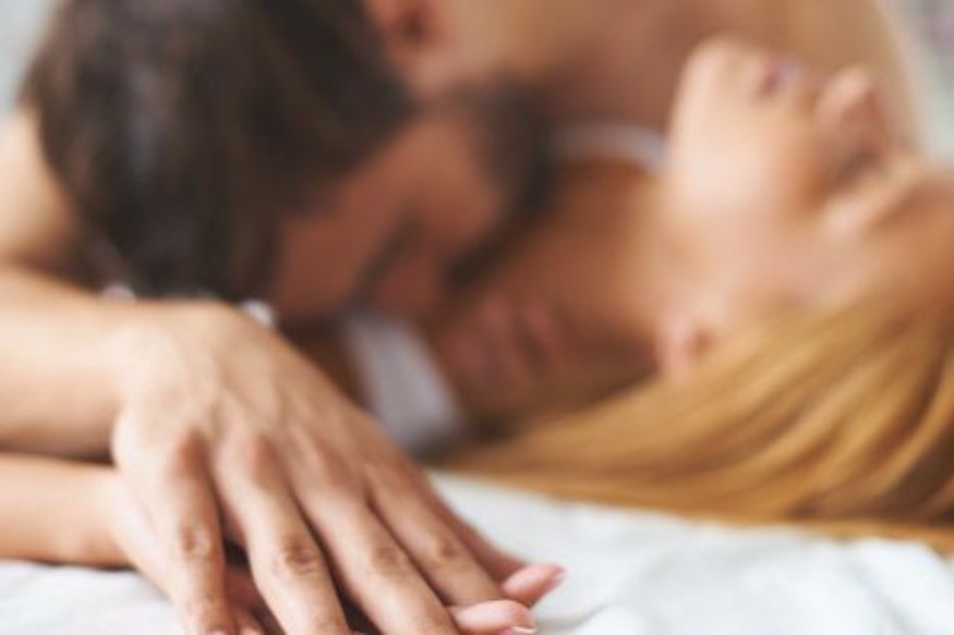 Les femmes sexuellement actives réduisent le risque de ménopause précoce : une scientifique révèle