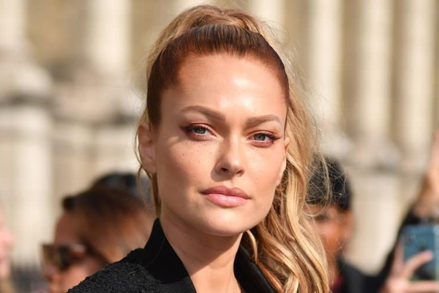 PEOPLE : Caroline Receveur, sa mode sexy Flashdance fait sensation sur la toile