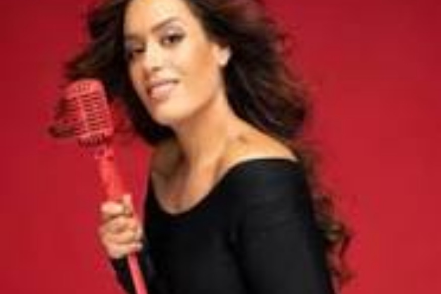 Covid-19 : Amel Bent prend la défende du professeur Raoult sur Instagram !