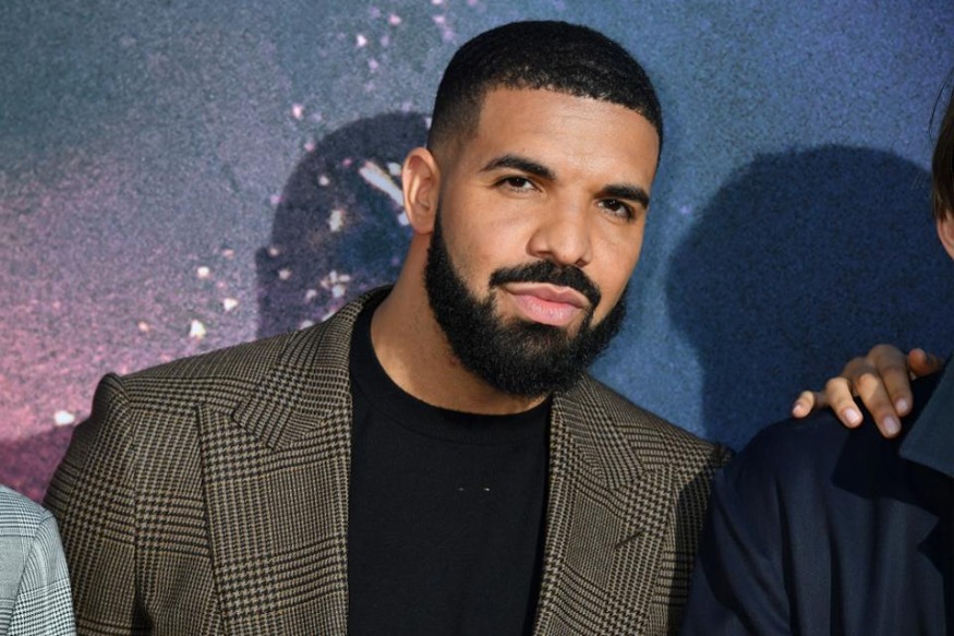 PEOPLE : Drake  il poste des photos de son fils, Adonis, pour la première fois avec un message touchant