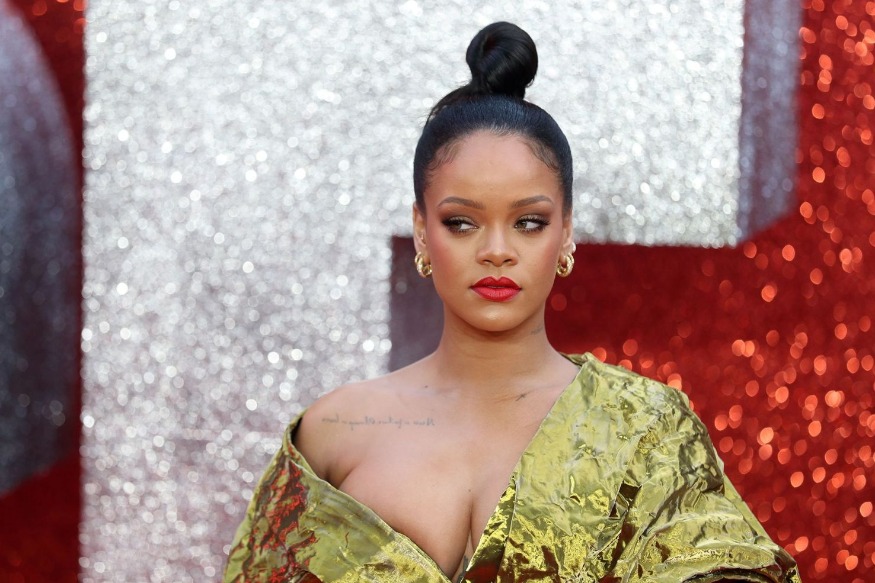PEOPLE : Rihanna  la chanteuse américaine dévoile ses fesses, elle fait fondre la toile !