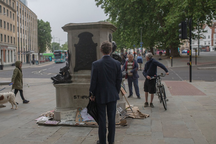 Internationale : Les statues ont été renversées. Que leur arrive -t-il maintenant ?