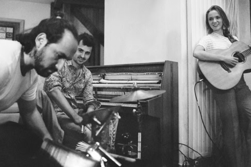 MUSIQUE : Roxane Arnal, la vidéo de Give It All / 1er Ep Doorways