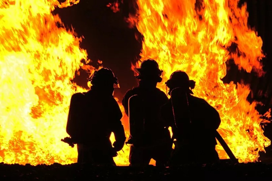 VAL DE MARNE : Un incendie «d'une rare intensité» dans un immeuble de Vincennes, deux morts – images
