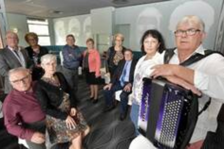 Les personnes âgées sont privées de tout : de leur thé dansant, les valseurs ont le blues !