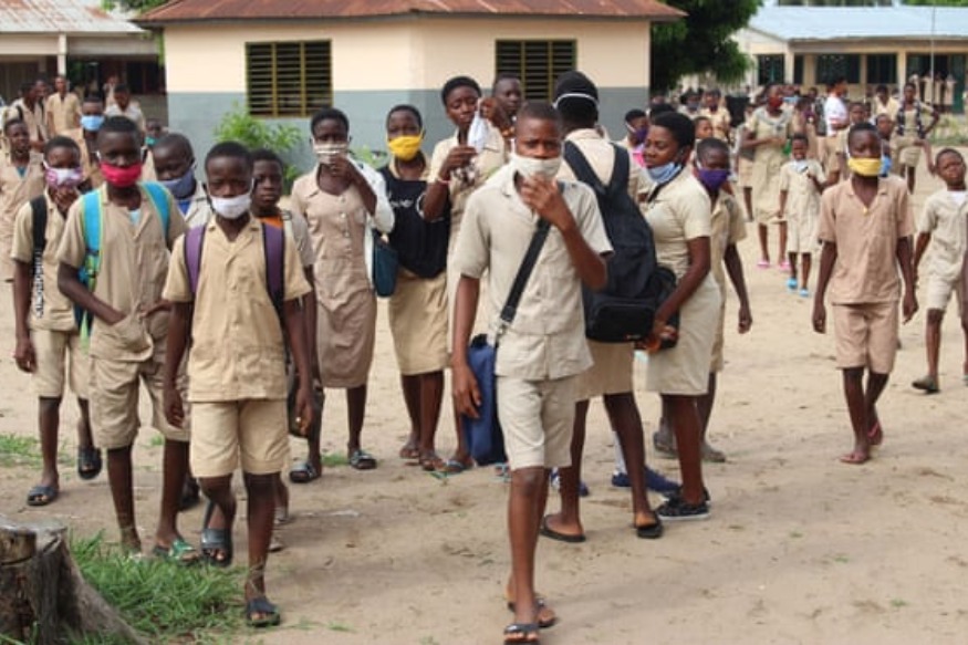 AFRIQUE 2050  : Des leçons difficiles alors que les écoles en Afrique luttent pour revenir à l'apprentissage