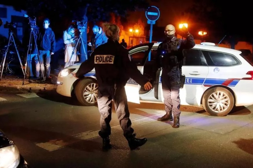 SOCIÉTÉ  : Un prof d'histoire ayant montré les caricatures de Mahomet en classe décapité près de Paris