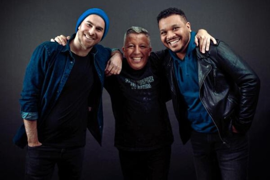 MUSIQUE :  Electric Blue Cats, le clip de Groove On The Eggs // 1er album