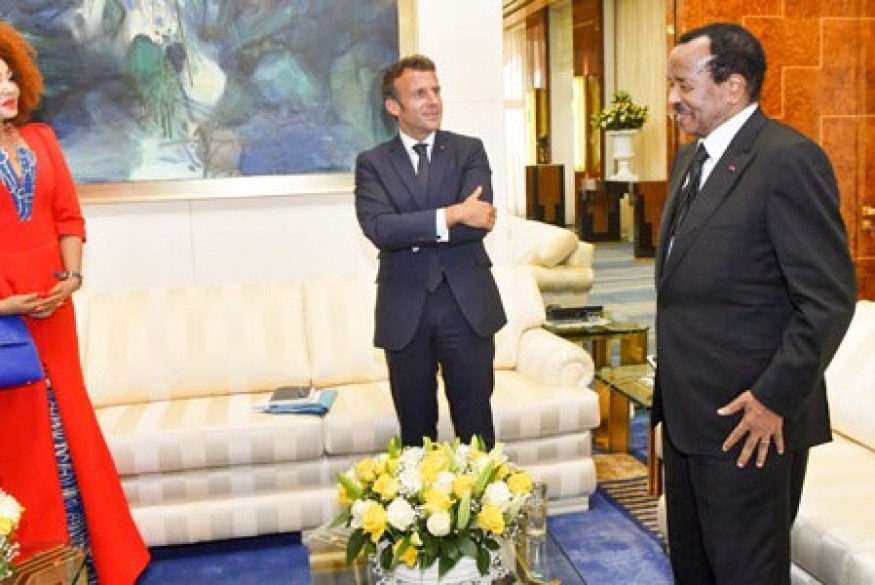Cameroun : Paul BIYA - Emmanuel MACRON pour les entretiens denses et cordiaux entre les deux Chefs d’Etat au Palais de l’Unité à Etoudi .