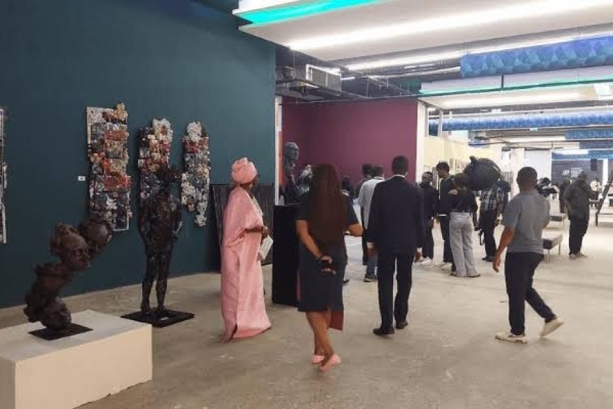 La foire d'art +234 valorise les artistes nigérians émergents et redéfinit le mécénat